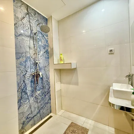 L3 3bedroom 3bathroom Wifi Ac شقة *